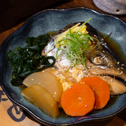 H8 หัวปลาแซลมอนต้มซีอิ้ว