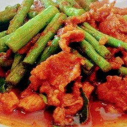 ผัดพริกแกงหมู (กับข้าว)