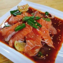 อิ่มสบาย อาหารไทยอิสานแซ่บ ถนนหทัยราษฎร์