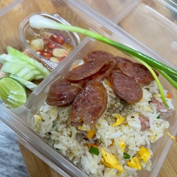 ข้าวผัดแหนม+กุนเชียงทอด