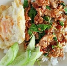 ดูดีกระเพราแซ่บลืมผัว