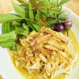 ขนมจีนน้ำยาปูก้ามอ่อน
