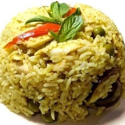 ข้าวผัดเครื่องแกงเขียวหวาน