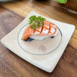 ซูชิท้องแซลมอน