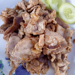 ข้าวราดหมูกระเทียม