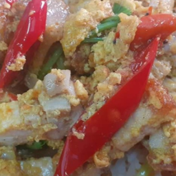 กะหรี่หมูกรอบ(กับข้าว)