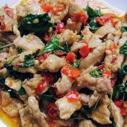 กระเพราหมู (กับข้าว)