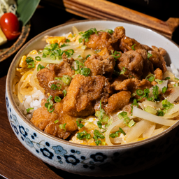 E2 ข้าวหน้าไก่คาราเกะอบไข่