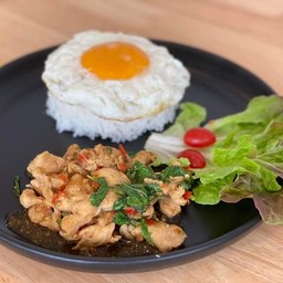 ข้าวกะเพราหมูนุ่ม