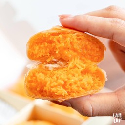 ขนมเปี๊ยะฝอยทองไข่เค็ม กล่อง 2 ชิ้น