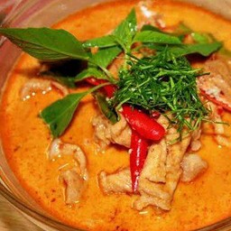 พะแนงหมู (กับข้าว)