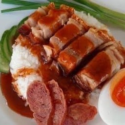 ข้าว หมูกรอบ
