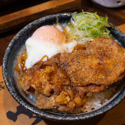 E3 ข้าวหน้าไก่กรอบ