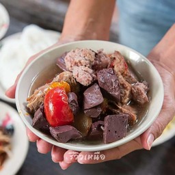 ขนมจีนน้ำเงี้ยวเมืองแป้