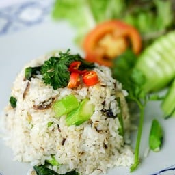 ข้าวผัดปลาเค็ม  fried rice with salted fish