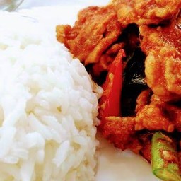 ผัดพริกแกงหมู ราดข้าว