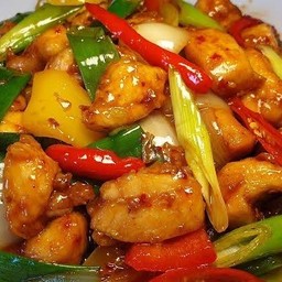ผัดน้ำพริกเผา เป็น กับข้าว