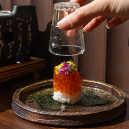 A1 ซูชิไข่ปลาแซลมอนลาวา