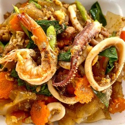 ผัดซีอิ้วเส้นใหญ่ ทะเล