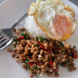 ข้าวราดกระเพราหมูสับ +ไข่ดาว