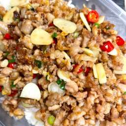 หมูสับคั่วพริกเกลือราดข้าว