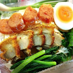 ข้าวหมูกรอบ