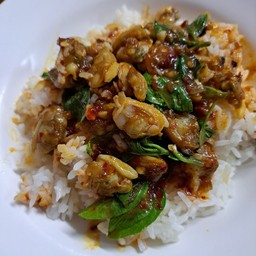 ข้าวกระเพราหอยลาย