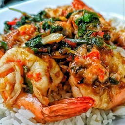 ข้าวราดผัดกระเพรากุ้ง