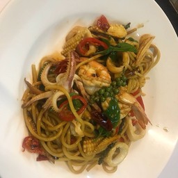 สปาเก็ตตี้ผัดขี้เมาทะเล