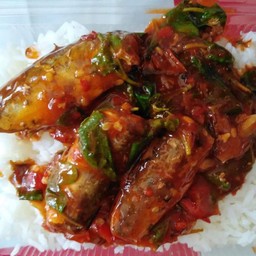 ข้าวราดกระเพราปลากระป๋อง