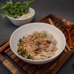ก๋วยเตี๋ยวแห้งหมู