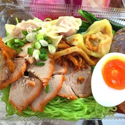 บะหมี่รวมเกี๊ยว+ไข่มะตูม