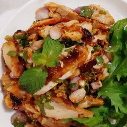 ทานเล่น..ยำไก่ย่าง..