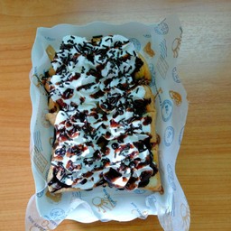 ปังปิ้งวิปครีมราดซอสช็อกโกแลต