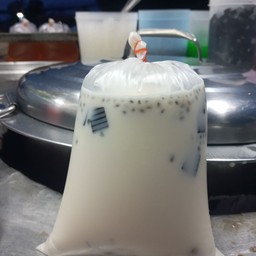 เต้าหู้นมสดใส่เครื่อง