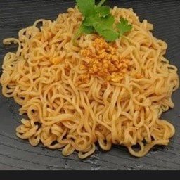 ไวไวลวกกระเทียมเจียว