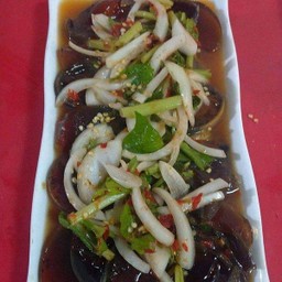 ยำไข่เยี่ยวม้า