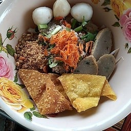ก๋วยจั๊บตลาดเกษตรอำเภอสัตหีบ แยกกม.1สัตหีบ