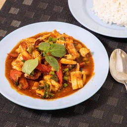 ผัดพริกแกง