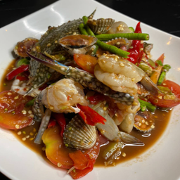 เกาเหลาปูม้ากุ้งสดหอยแครง