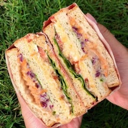 แซนวิชคำโต by วัยรุ่นส้ม