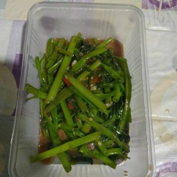 ผัดผักบุ้งไฟแดง