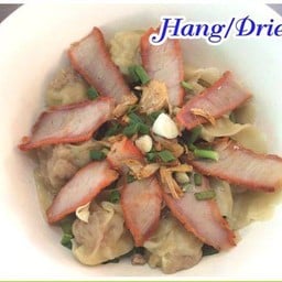 เกี๊ยวแห้งหมูแดง