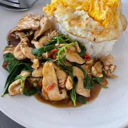 ข้าวราดกระเพราไก่+ไข่ดาว