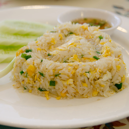 ข้าวผัดเนื้อ