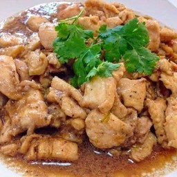 ไก่กระเทียม (กับข้าว)