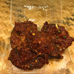 ข้าวเหนียว+ปลาดุกผัดพริกแกง