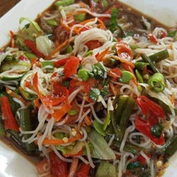 ส้มตำแม่นอม