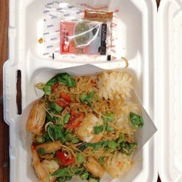 มาม่าผัดกระเพรา