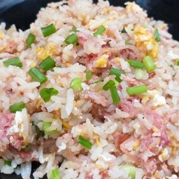 ข้าวผัดแหนม